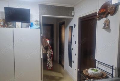 Apartament cu 3 camere decomandat în Fizicienilor - 2