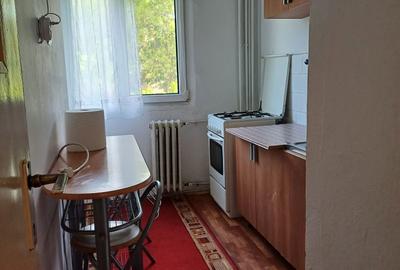 Garsonieră decomandată în Rovine - 1