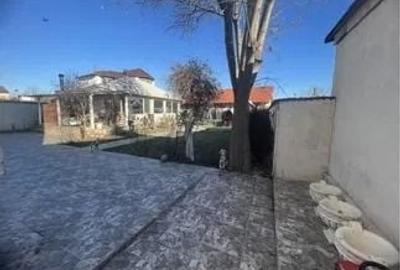 Casă individuală cu 5 camere cu Canalizare în Km 4-5 - 7