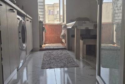 Apartament cu 3 camere semidecomandat în Central - 3