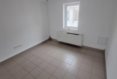 Delfinariu, cladire P+1 , spatiu depozitare 126 mp., curte 463 mp. - 12