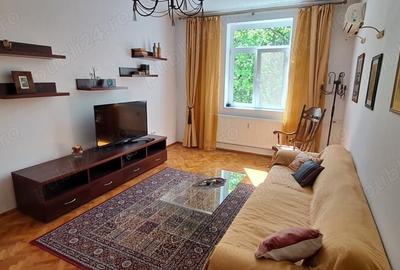 Inchiriex apartament 3 camere Ploiesti - 1
