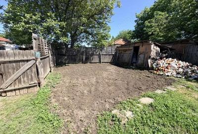 Casă cu 6 camere cu Teren 3000 Mp în Central - 3