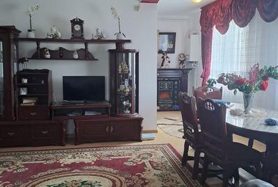 Casă cu 4 camere cu Teren 800 Mp în Stâlpeni