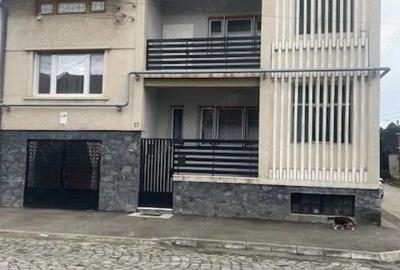 Casă cu Teren 91 Mp în Central - 20