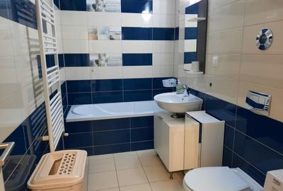 Apartament cu 3 camere decomandat, mobilat în Tractorul - 12