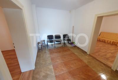 Teren intravilan 1500 mp - parcelabil - utilitati - Front 30 m - 13