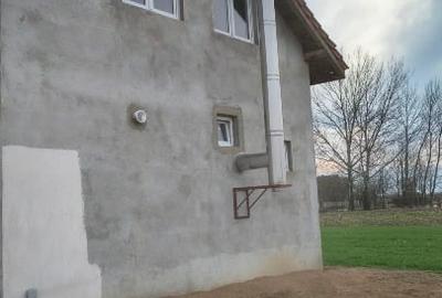 Casă individuală cu 3 camere cu Canalizare în Livada - 1