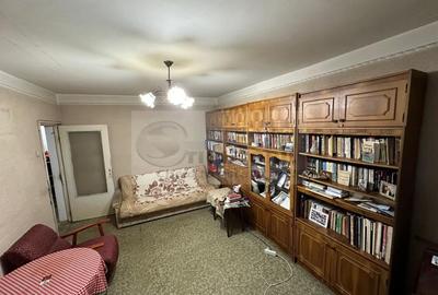 Apartament 3 camere, 2 bai, Bd. Independentei 204.000 euro - 2