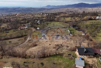 Teren de 5613 mp, în Șișești - 2