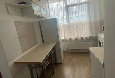 Garsonieră decomandată, mobilată în Astra