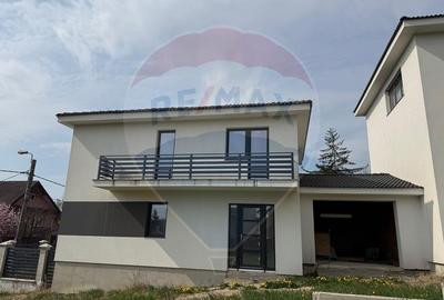 Casă cu 4 camere cu Teren 108 Mp în Central