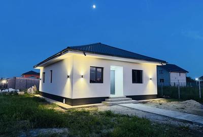 Casă cu 3 camere în Dumitrana