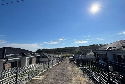 Casă cu 4 camere cu Teren 530 Mp în Central - 1