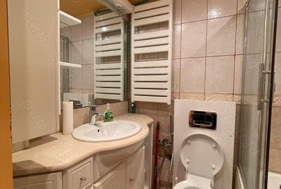 Apartament cu 3 camere semidecomandat în Central - 9