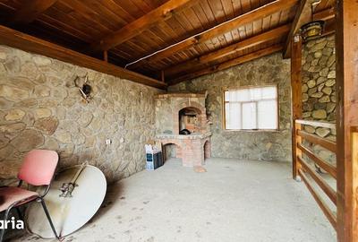 Casă cu 4 camere cu Teren 240 Mp în Central - 2