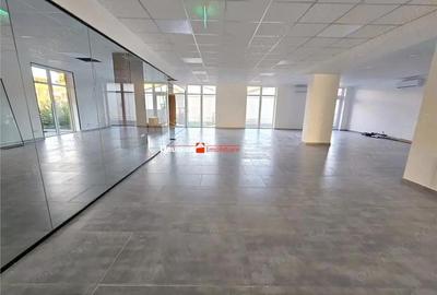 Spațiu comercial, de 261 mp, în Central - 12
