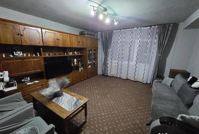 Apartament cu 3 camere decomandat în Teilor - 2