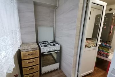 Apartament cu 3 camere decomandat în Micro 13 - 1