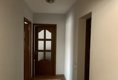 Apartament cu 2 camere decomandat în Casa de Cultură