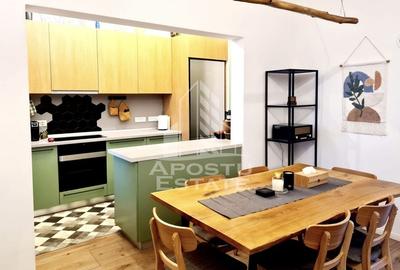 Apartament cu 3 camere nedecomandat, mobilat în Badea Cârțan