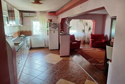 Apartament cu 4 camere decomandat în Central - 3