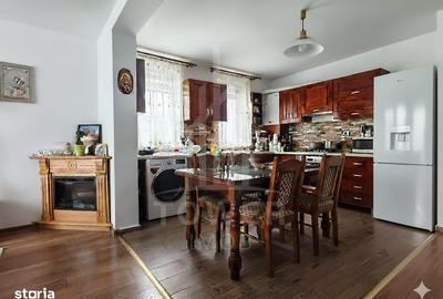 Casă cu 4 camere în Central