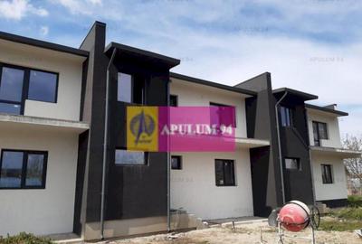 Casă cu 4 camere cu Teren 200 Mp în 1 Decembrie - 2