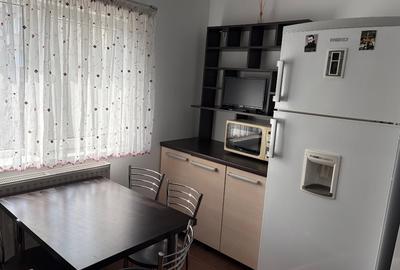 Apartament cu 2 camere decomandat, mobilat în 13 Septembrie - 7