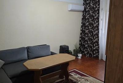 Apartament cu 4 camere decomandat în Sud