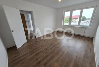 Apartament de vanzare la etaj intermediar 2 renovat balcon Terezian - 3