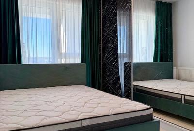 Apartament cu 3 camere decomandat în Exterior Vest