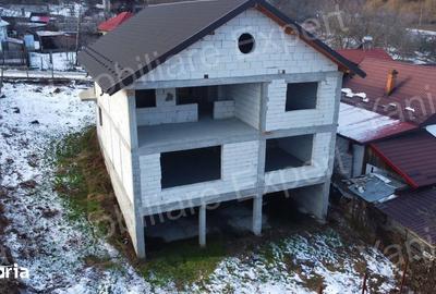 Casă cu 4 camere cu Teren 723 Mp în Central - 20