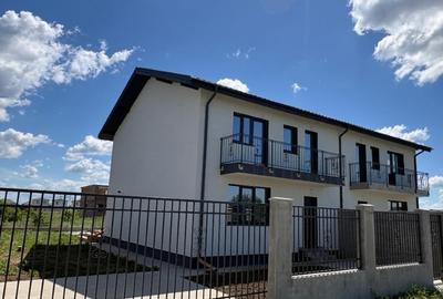 Duplex cu 4 camere cu Canalizare în Domnești - 9