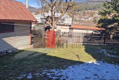 Casă individuală cu 3 camere cu Canalizare în Central - 23