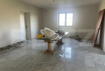 Casă cu 7 camere cu Teren 1300 Mp în Central - 13