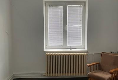 Apartament 2 camere inclus curte proprietate