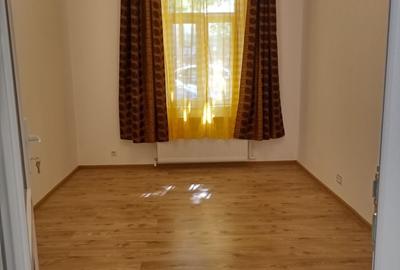 Apartament cu 2 camere nedecomandat în Central