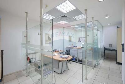 Spațiu comercial, de 128 mp, în Central - 3