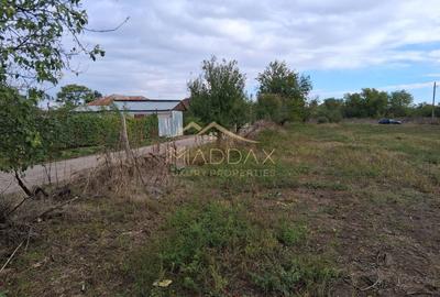 Teren agricol intravilan de 2262 mp, în Vărăști - 1