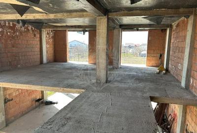 Casă cu 6 camere cu Teren 1600 Mp în Târgșoru Vechi - 3