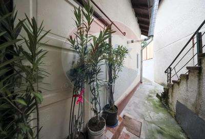 Corp de casa cu 2 studiouri independente, ideal pentru regim hotelier - 5