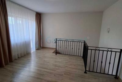 Casă cu 4 camere în Central - 2
