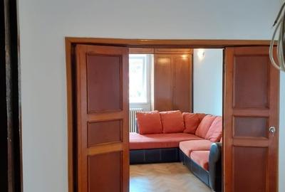 Apartament cu 3 camere decomandat în Cotroceni