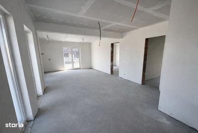 Casă cu 4 camere în Rădaia - 2