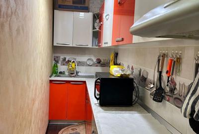 Apartament cu 2 camere decomandat în Micro 13 - 2