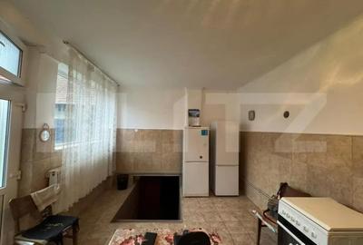 Casă cu 5 camere cu Teren 657 Mp în 700 - 6