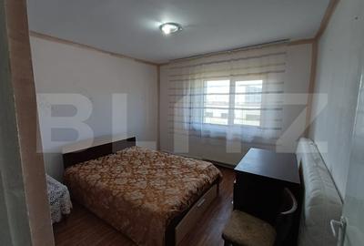 Apartament cu 3 camere decomandat, mobilat în Debarcader