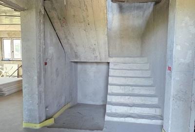 Casă individuală cu 5 camere cu Canalizare în Central - 10