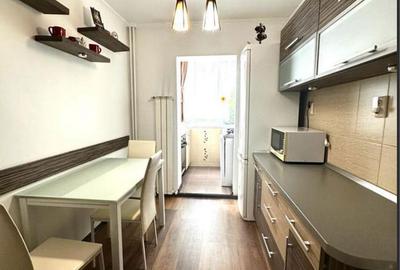Apartament cu 3 camere decomandat în Rogerius